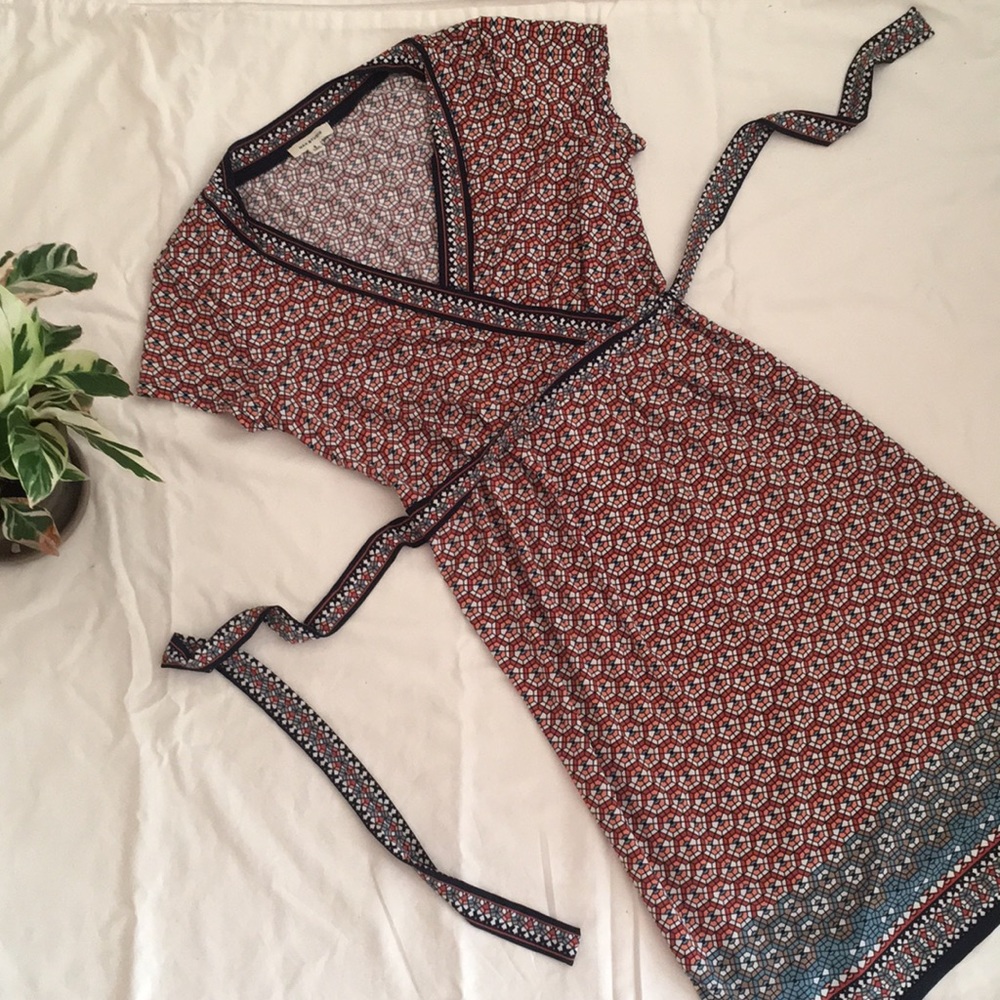 Max Studio v-neck patterned dress